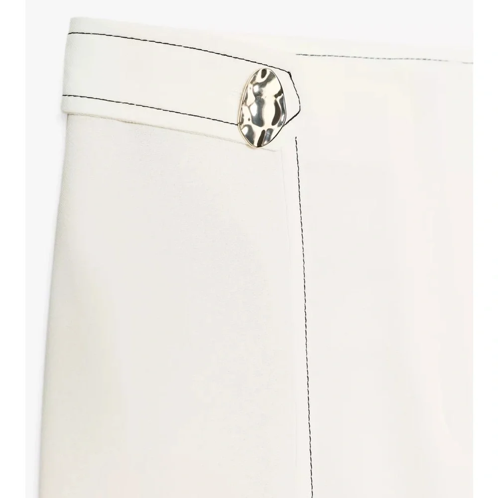 Zara NWT white pants with gold button appliqué detail